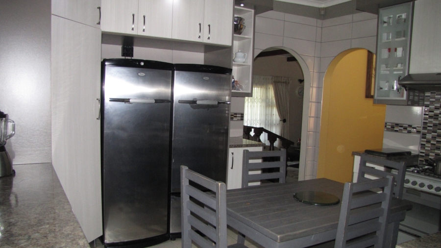 6 Bedroom Property for Sale in Baysville Eastern Cape